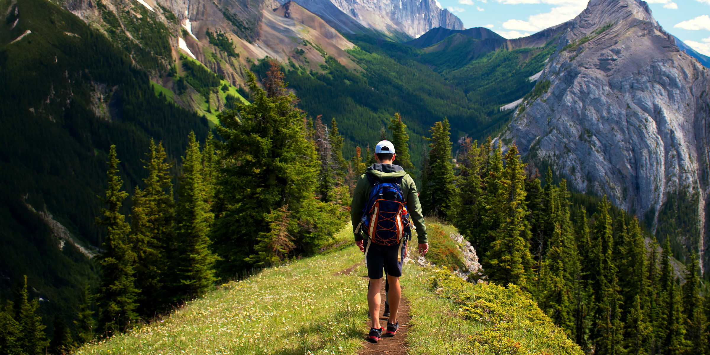 A man on a hike | Source: Shutterstock