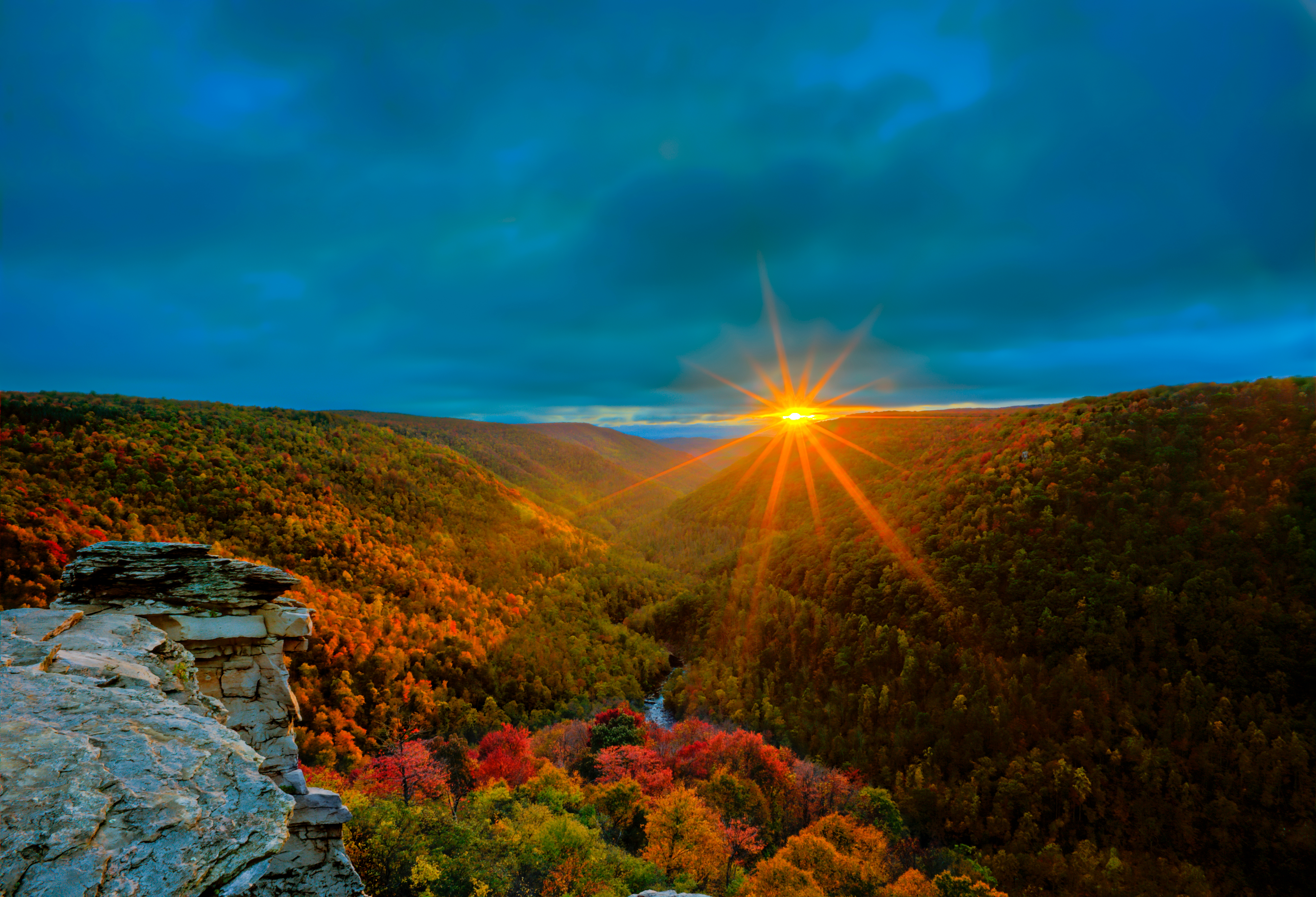 A captivating sunset view of West Virginia | Source: Shutterstock
