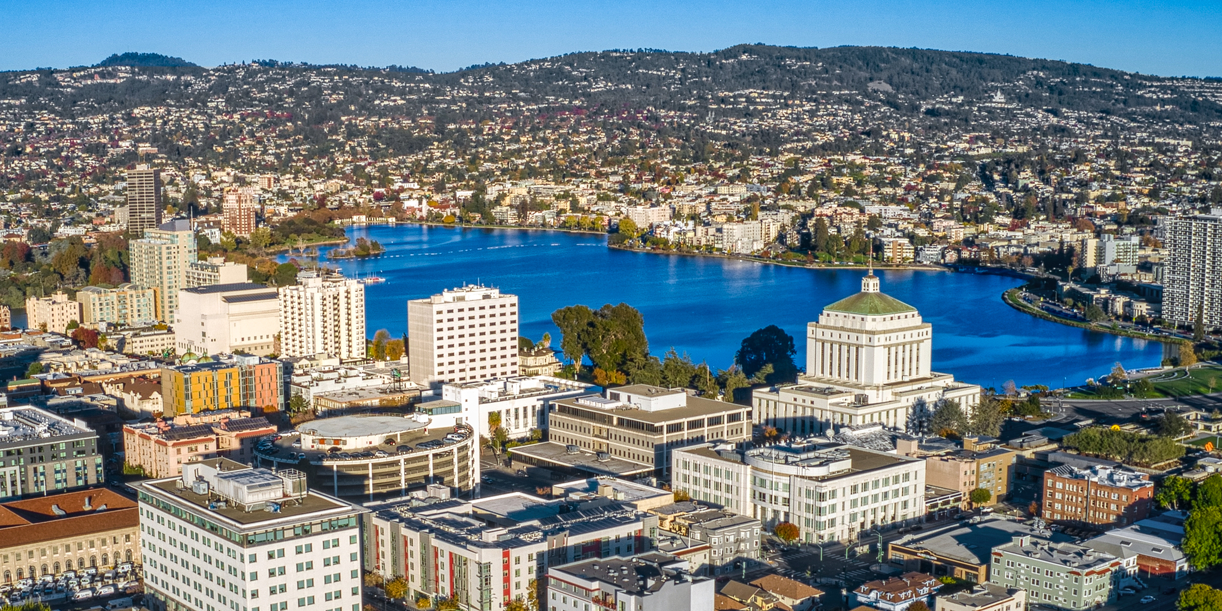 Aerial view of Oakland | Source: Shutterstock