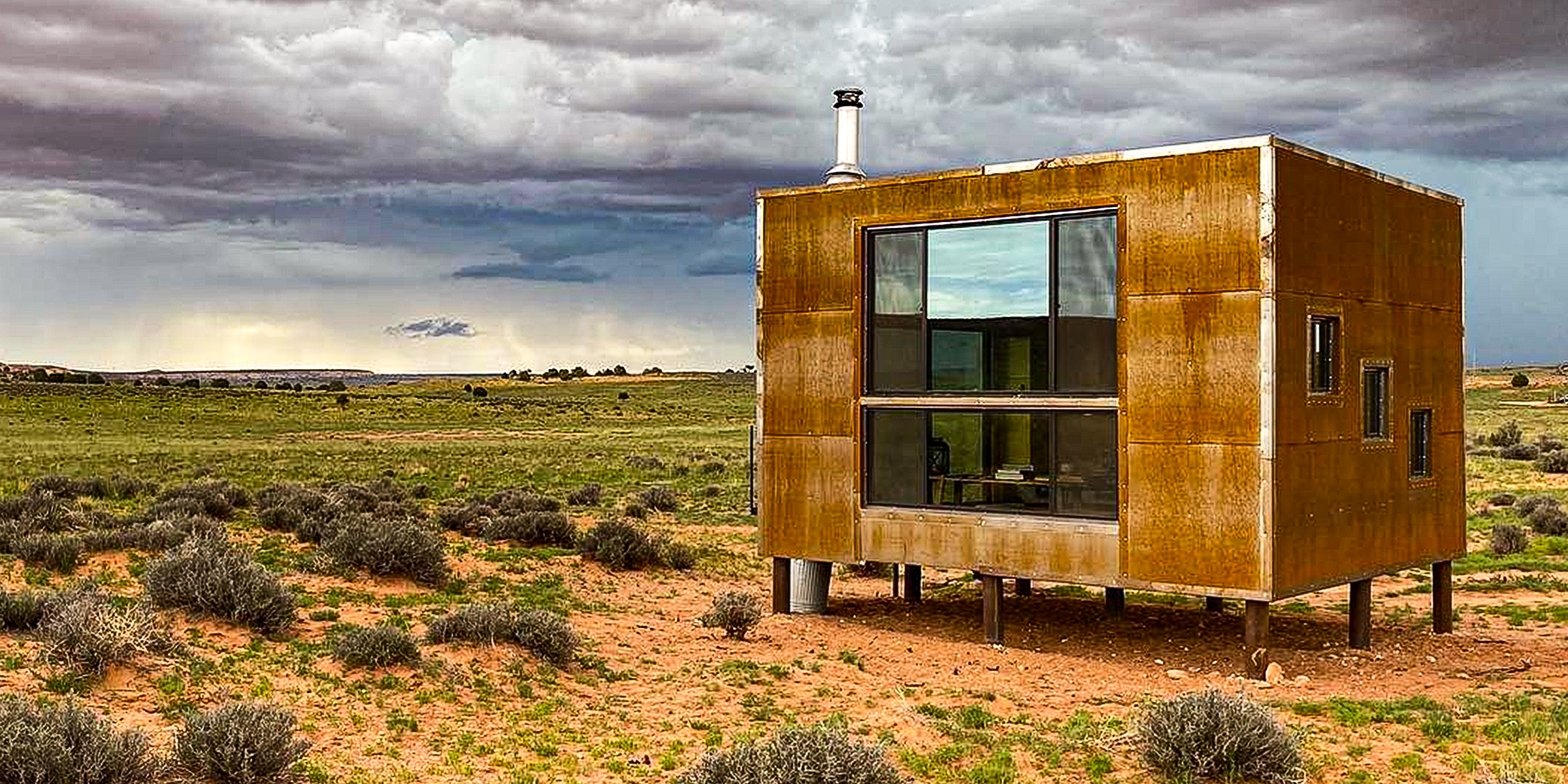 A box-shaped cabin in Shash Dine EcoRetreat | Source: Instagram/shashdineecoretreat