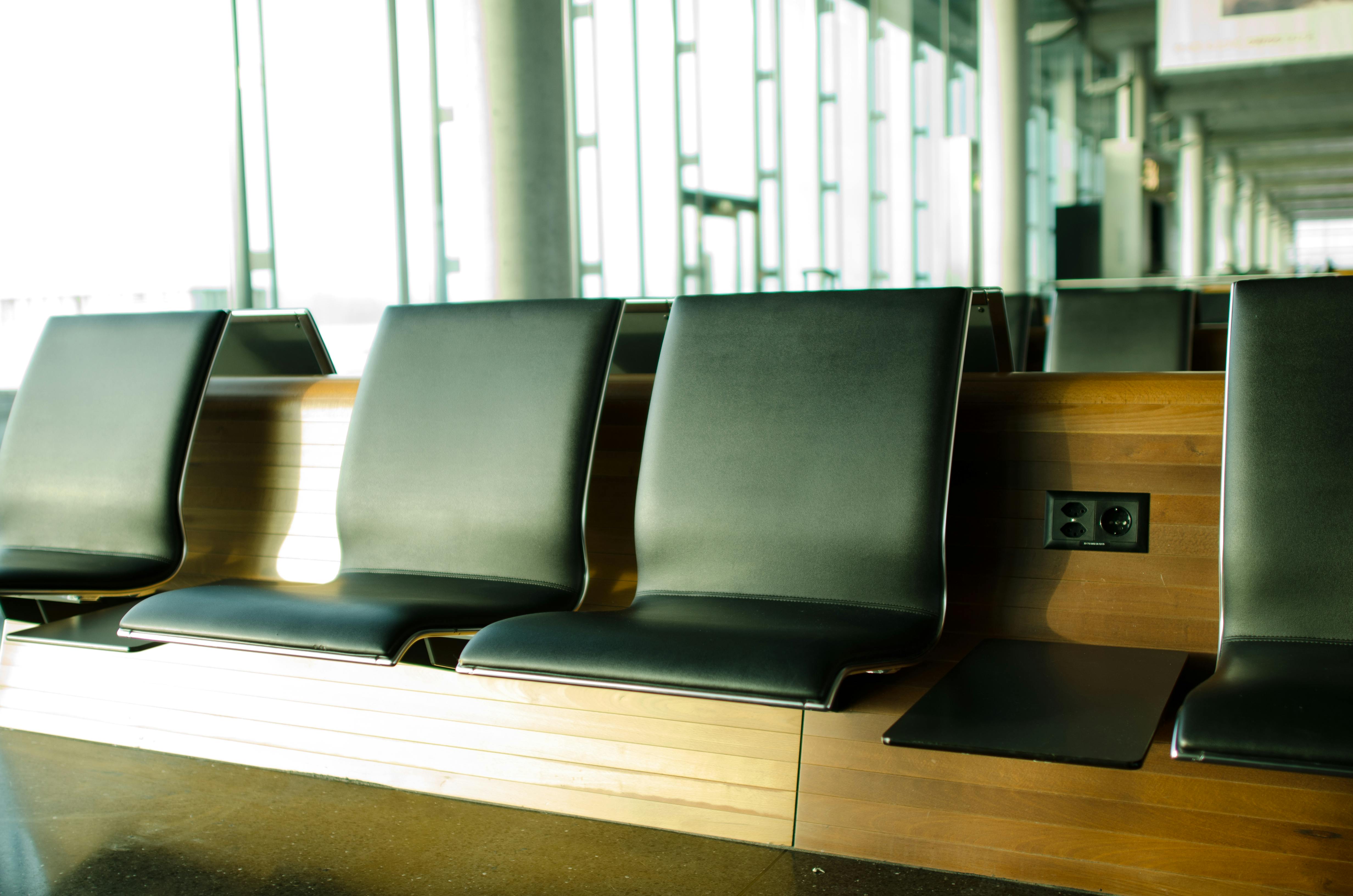 Airport benches | Source: Pexels