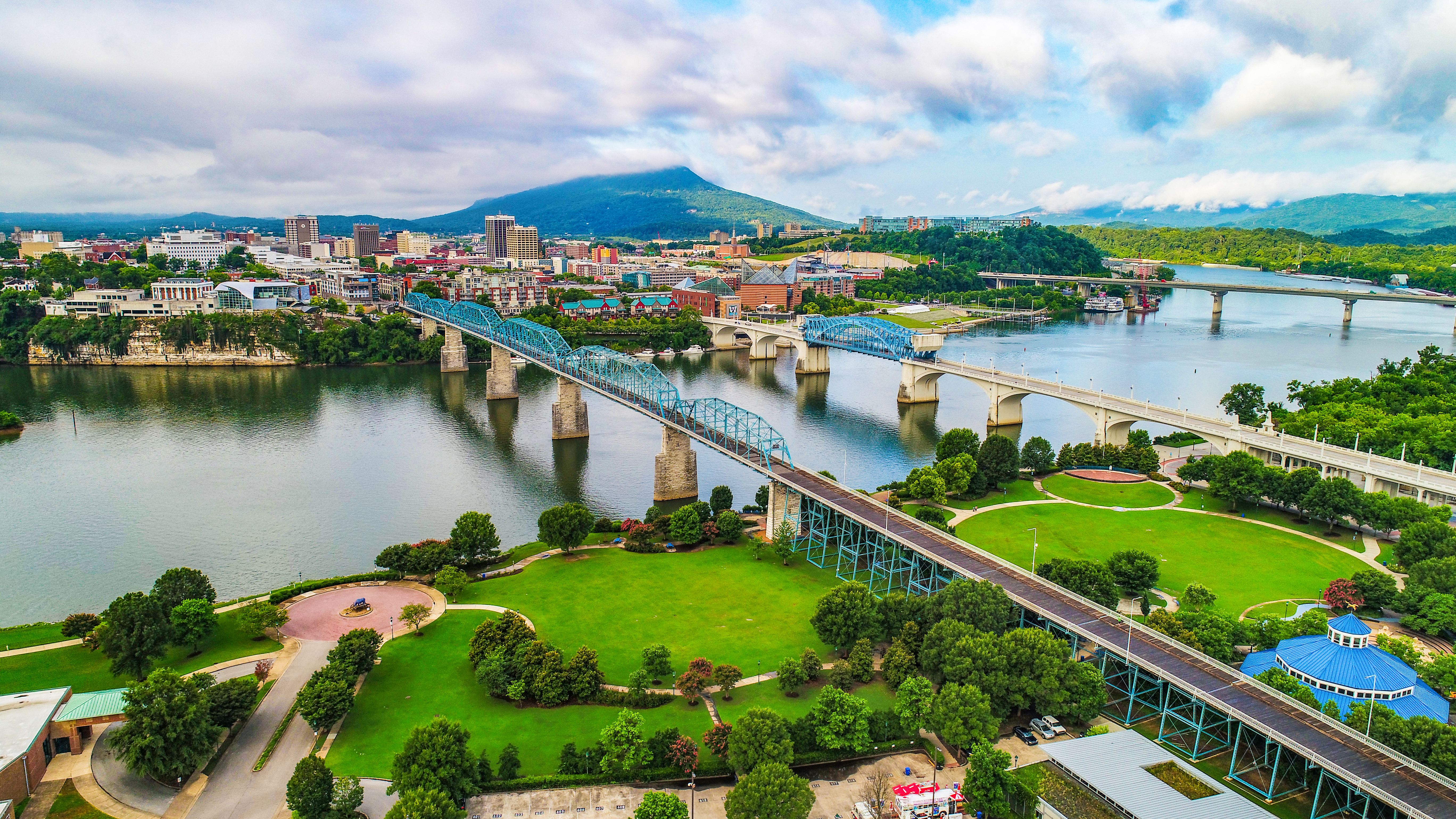 Aerial view of Downtown, Chattanooga | Source: Shutterstock